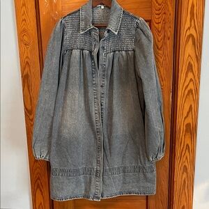 Veveret Smocked Denim Long Jean Jacket